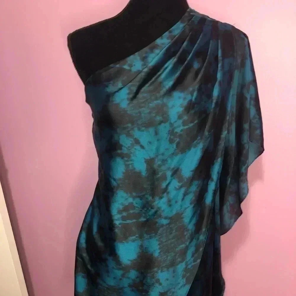 Le  Chateau Dress